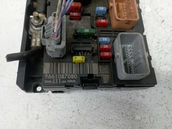 BOITIER ELECTRONIQUE CITROEN / PEUGEOT L11 - Vue 2